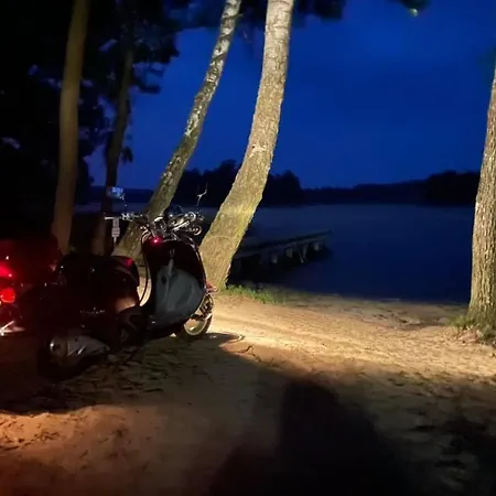 Swiety Spokoj Laka I Woda Nyaraló